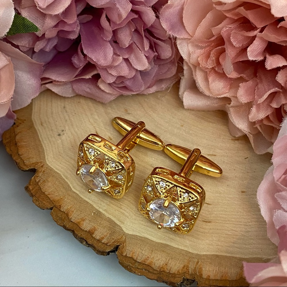Elegant Rounded Square Gold Crystal Cufflinks - Picture 9 of 16